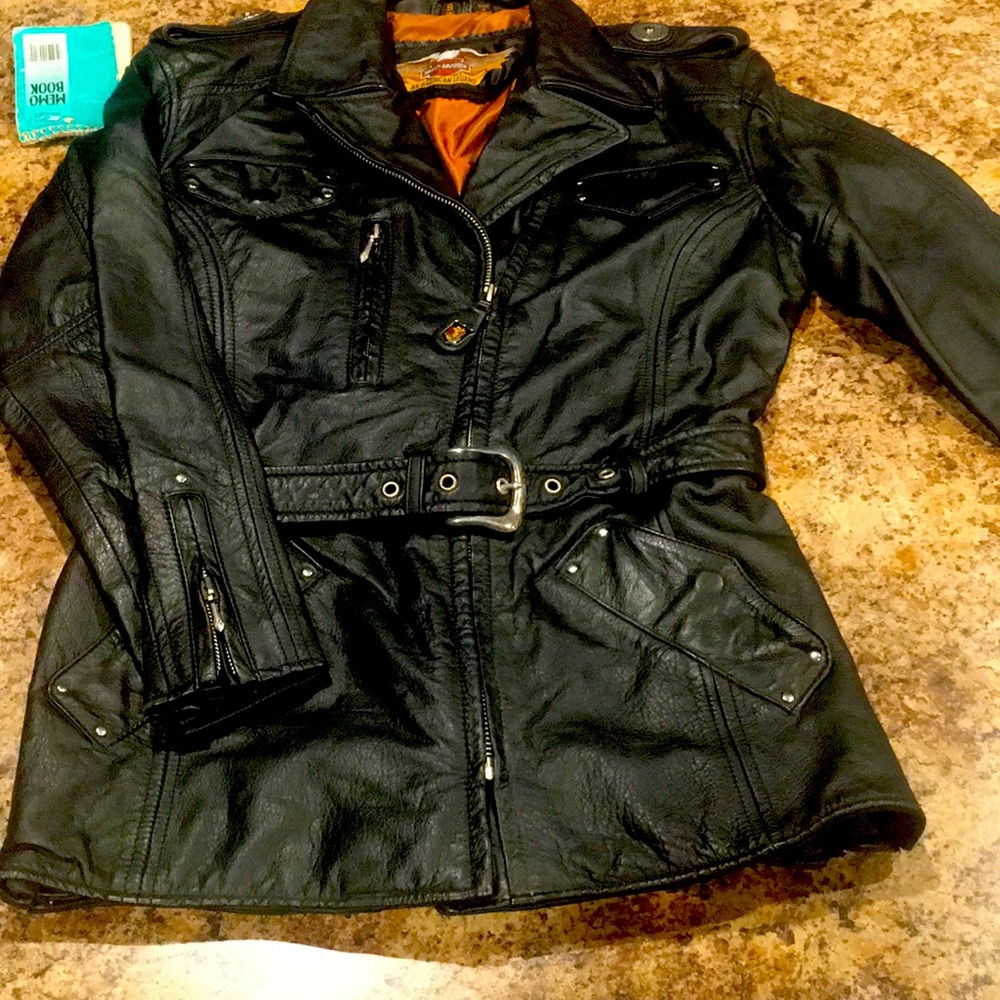 Vintage Harley-Davidson lightweight leather bomber style coat with rear zippers.